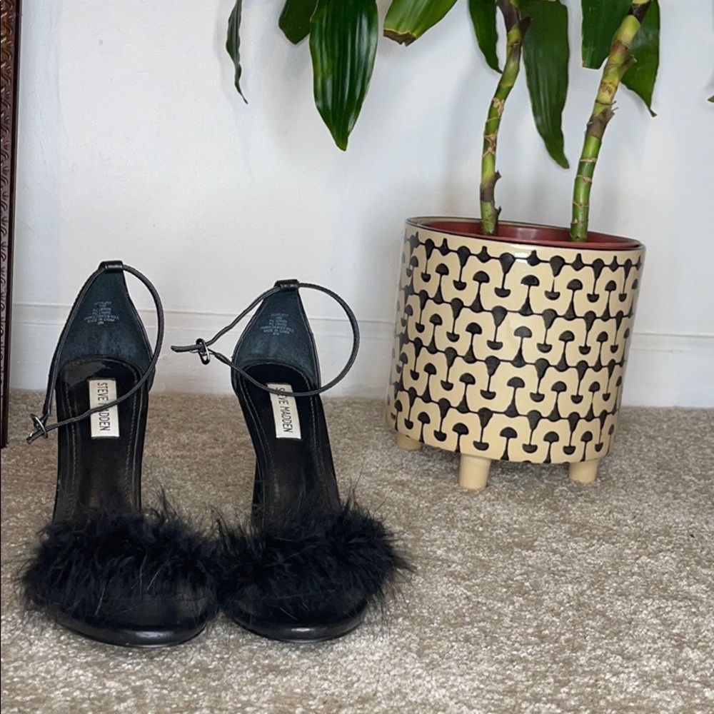 COPY - Steve Madden Feather Fluff Heel 🖤